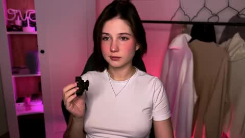 Mira online show from February 8, 2:26 am