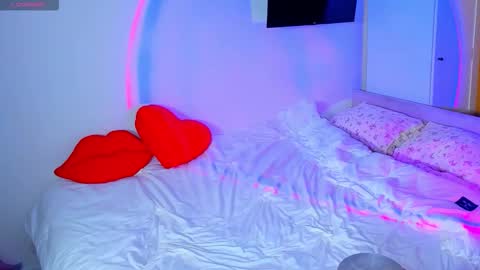 Shelley online show from September 25, 6:42 am