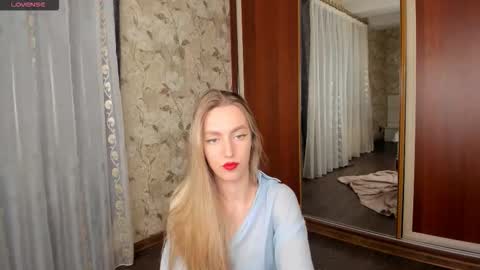 mishapallmer online show from November 19, 2:38 pm