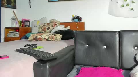 Mishell Bons online show from March 14, 4:05 am