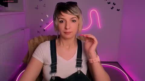 Mishelle online show from April 29, 12:10 pm