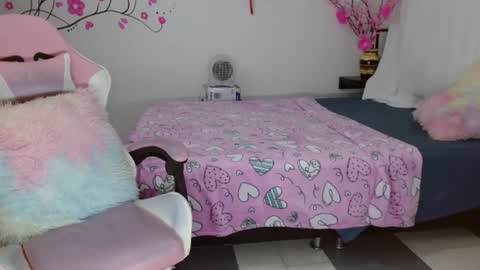 Snapshot of mishka__ chatting on March 11, 11:15 pm Mishka online show from March 11, 11:15 pm