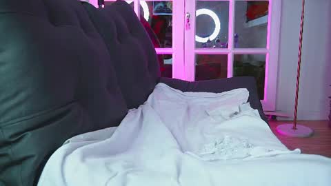 miss___angel online show from June 25, 11:26 am