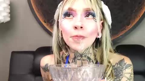 miss___angel online show from August 1, 6:09 pm