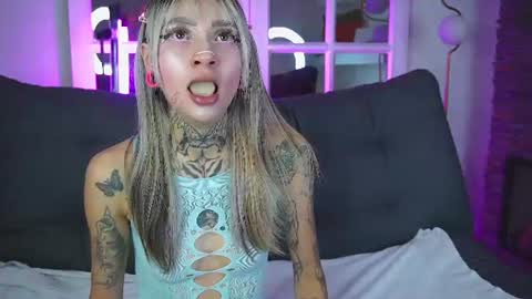 miss___angel online show from June 30, 11:09 am