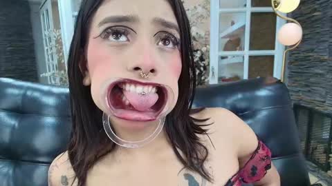 Sabrina online show from January 6, 6:23 pm