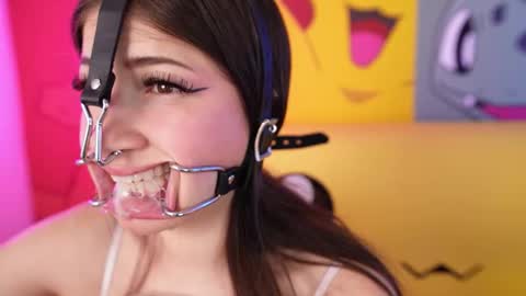 Pamela online show from March 10, 11:58 am