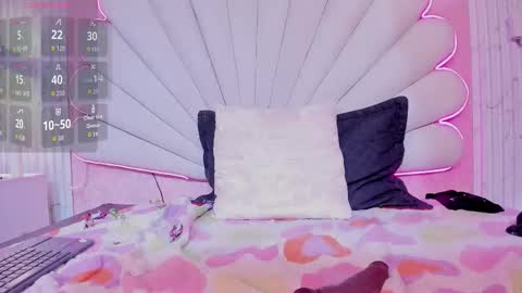 miss__smith_ online show from October 31, 5:57 pm