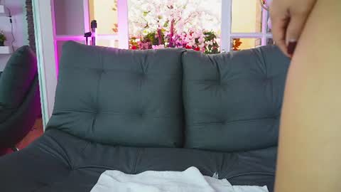 Zoe online show from July 28, 6:08 pm