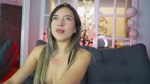 Zoe online show from July 21, 6:10 pm