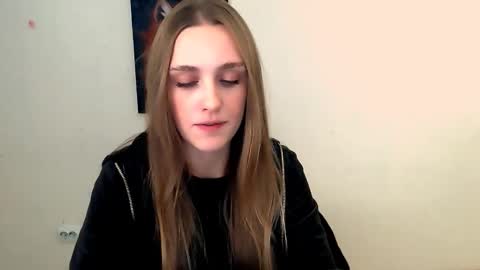 Snapshot of miss_angelina_ chatting on October 15, 6:27 am Angelina online show from October 15, 6:27 am