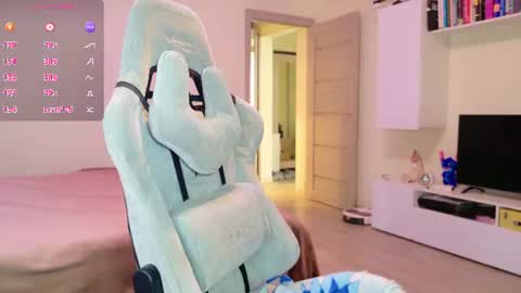 Anna online show from July 28, 12:48 pm