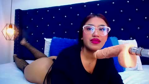miss_ariss online show from December 3, 4:02 am