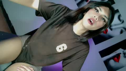 miss_bella69 online show from June 14, 4:03 am