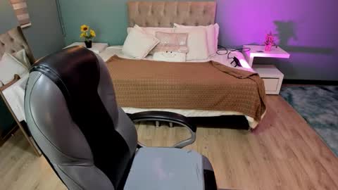 Cataleya online show from November 22, 12:25 pm