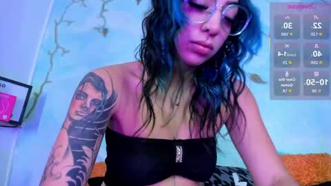 miss_evans_ online show from April 29, 2:38 am