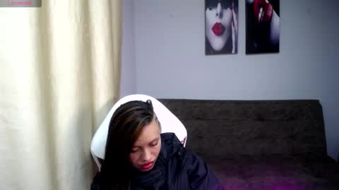 Snapshot of miss_foxxy_ chatting on October 2, 7:51 am miss_foxxy_ online show from October 2, 7:51 am