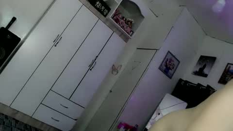 twinny pie online show from October 31, 7:09 am