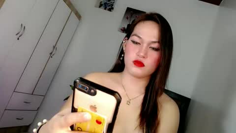 twinny pie online show from May 7, 7:04 am