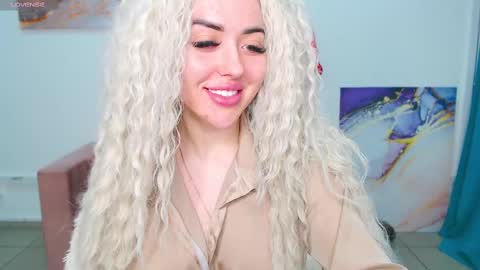 miss_kiten online show from February 19, 5:05 am