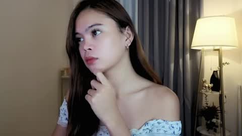 miss_kyrstyn online show from June 25, 9:14 am