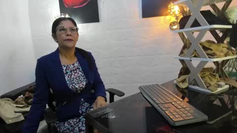lucero online show from March 4, 1:17 pm