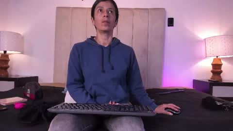 miss_milf_ online show from June 29, 8:08 pm
