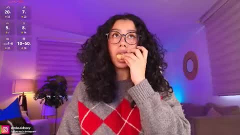 Amy Olivera online show from July 23, 12:58 pm