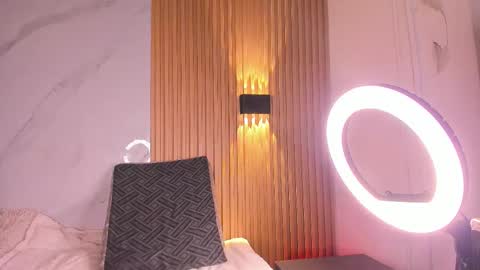 shopia online show from November 24, 11:20 am