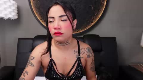 Vaiolette online show from June 27, 11:05 am