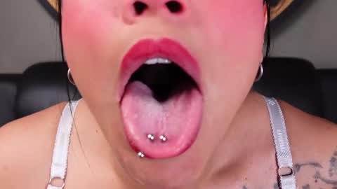 Vaiolette online show from July 28, 2:13 pm