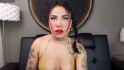 Vaiolette online show from May 2, 11:05 am