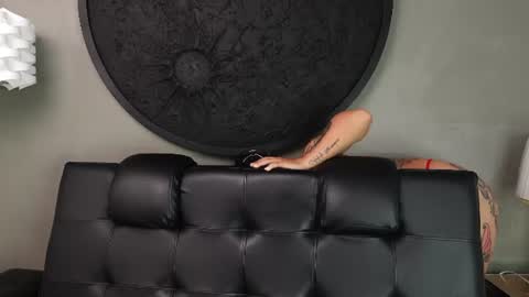 Vaiolette online show from August 3, 11:05 am