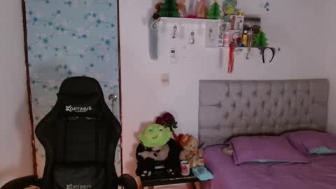 hanna    online show from February 16, 4:53 am