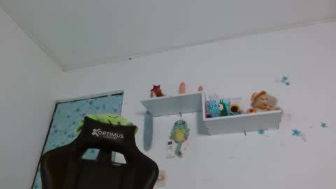 hanna    online show from February 9, 5:22 am