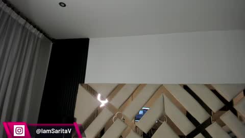 Sara Vanegas online show from April 29, 11:59 am