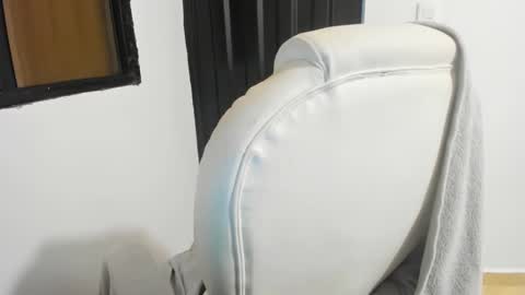 Snapshot of misscandy__ chatting on December 4, 9:18 pm misscandy   online show from December 4, 9:18 pm