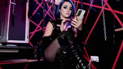 Missdarklady online show from February 3, 11:19 pm