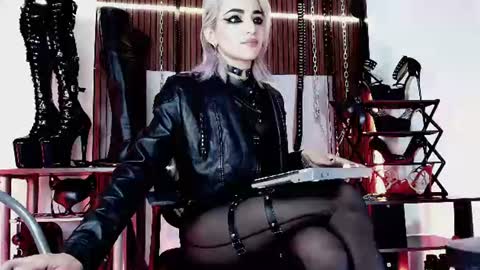 Missdarklady online show from July 24, 2:09 am