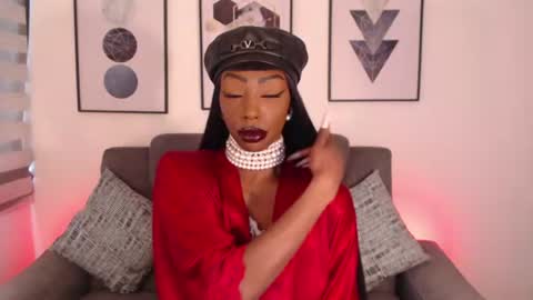 Emilie Diaz online show from July 22, 3:25 pm