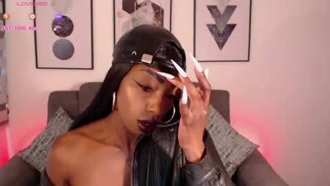 Emilie Diaz online show from July 28, 4:39 pm