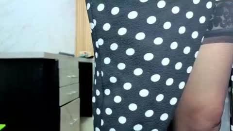 Escarlet online show from June 18, 3:01 am