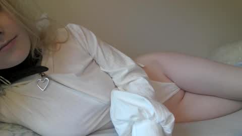 missflood online show from March 12, 12:42 pm