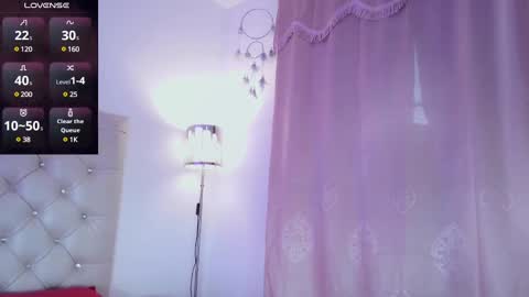 misskatiia online show from February 28, 11:47 am