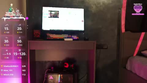 misskristel online show from December 19, 9:49 am