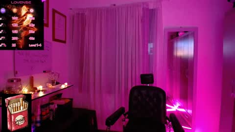 Snapshot of misslana_wn chatting on September 17, 2:37 am LanaLul online show from September 17, 2:37 am