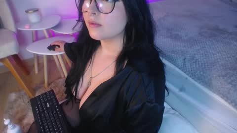 Miss Loise online show from November 16, 3:30 am