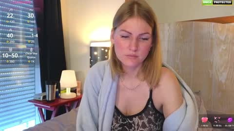 Snapshot of misslucci chatting on October 22, 7:44 am Misslucci online show from October 22, 7:44 am