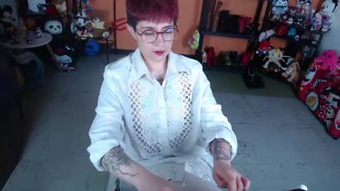 Miss Mia online show from June 18, 10:20 am