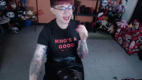 Miss Mia online show from July 6, 5:15 pm